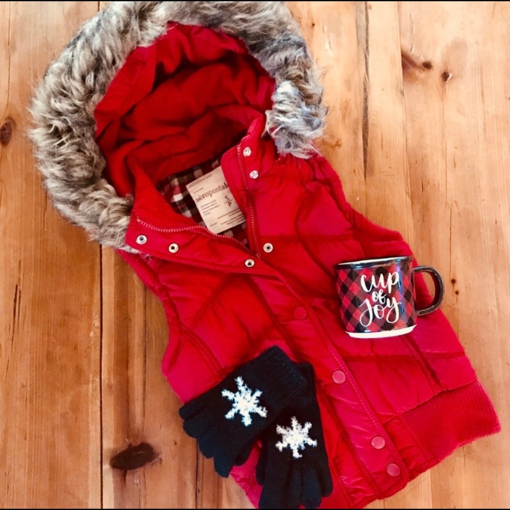 Red Aeropostale vest